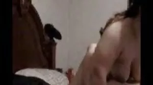 Χτυπώντας ύποπτη μιλφ ενώ τρώει έφηβο μουνί