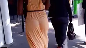 Οι λεσβίες Pissng τρώνε έξω