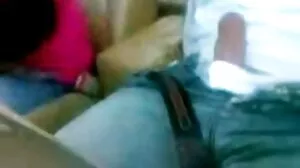 Η καραντίνα τρελαίνει δύο θετές αδερφές χωρίς το σεξ