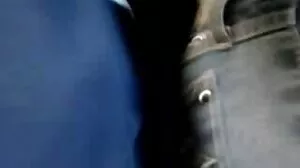 Μικροκαμωμένο μωρό πρόσωπο γαμημένο και στη συνέχεια διπλή διείσδυση από 2 μεγαλόκοκκους