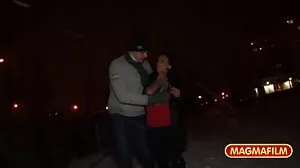 Η φιλόδοξη Krissy Lynn αγναντεύει όλη τη διαδρομή