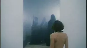 Η Λόλι γαμάει τον κώλο της με ένα δονητή