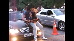 Κυριαρχούν οι μπάτσοι του CFNM που πειράζουν κόκορα