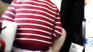 Η Petite Latina Leslie Sierra μοιράστηκε το πουλί με τη θετή μαμά Anjanette Astoria