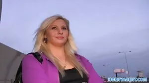 Κοκκινομάλλα έφηβος αναλύθηκε και περιποιήθηκε το πρόσωπο
