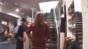 Οι Ασιάτες Marica και Cindy μοιράστηκαν ένα τεράστιο σκληρό πουλί